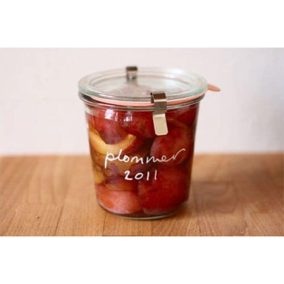 White Marker felt-tip pen for writing on your glass jars